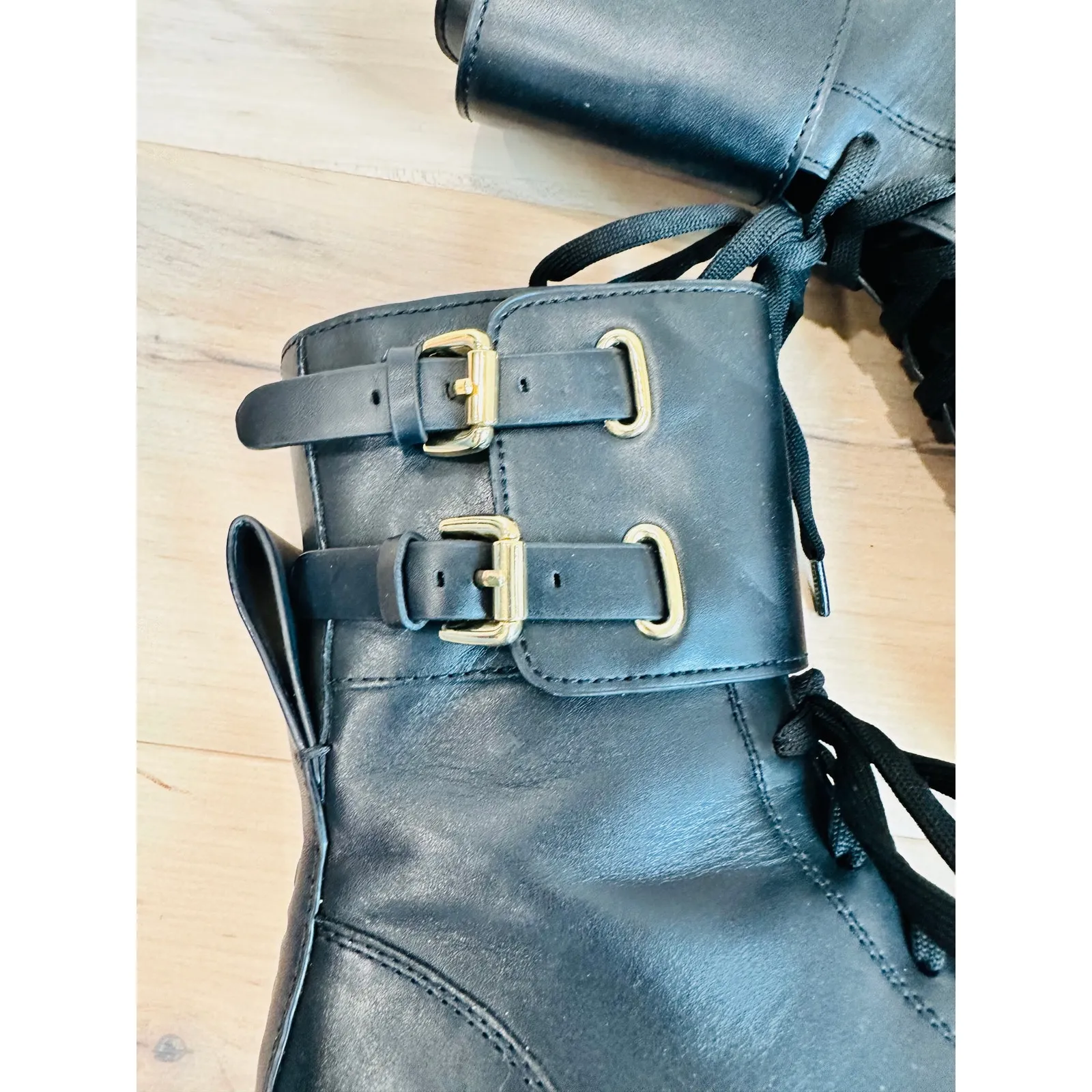 DKNY Bart Lace-Up Buckled Lug Sole Boots Women's Sz 7.5 Combat Grunge Black - Image 3