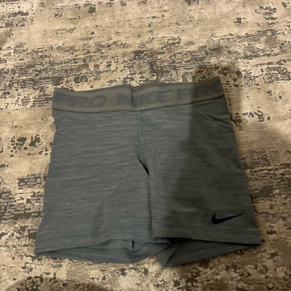 NWT Nike Heather Gray Pro 365 5" Shorts Size Medium - Image 3