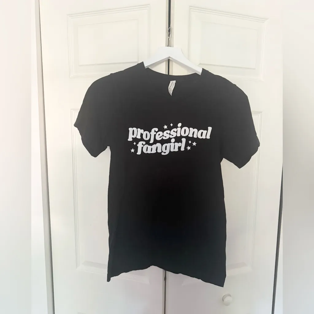 Professional Fangirl Black & White Tee T-Shirt Short Sleeve Size Small - Image 2