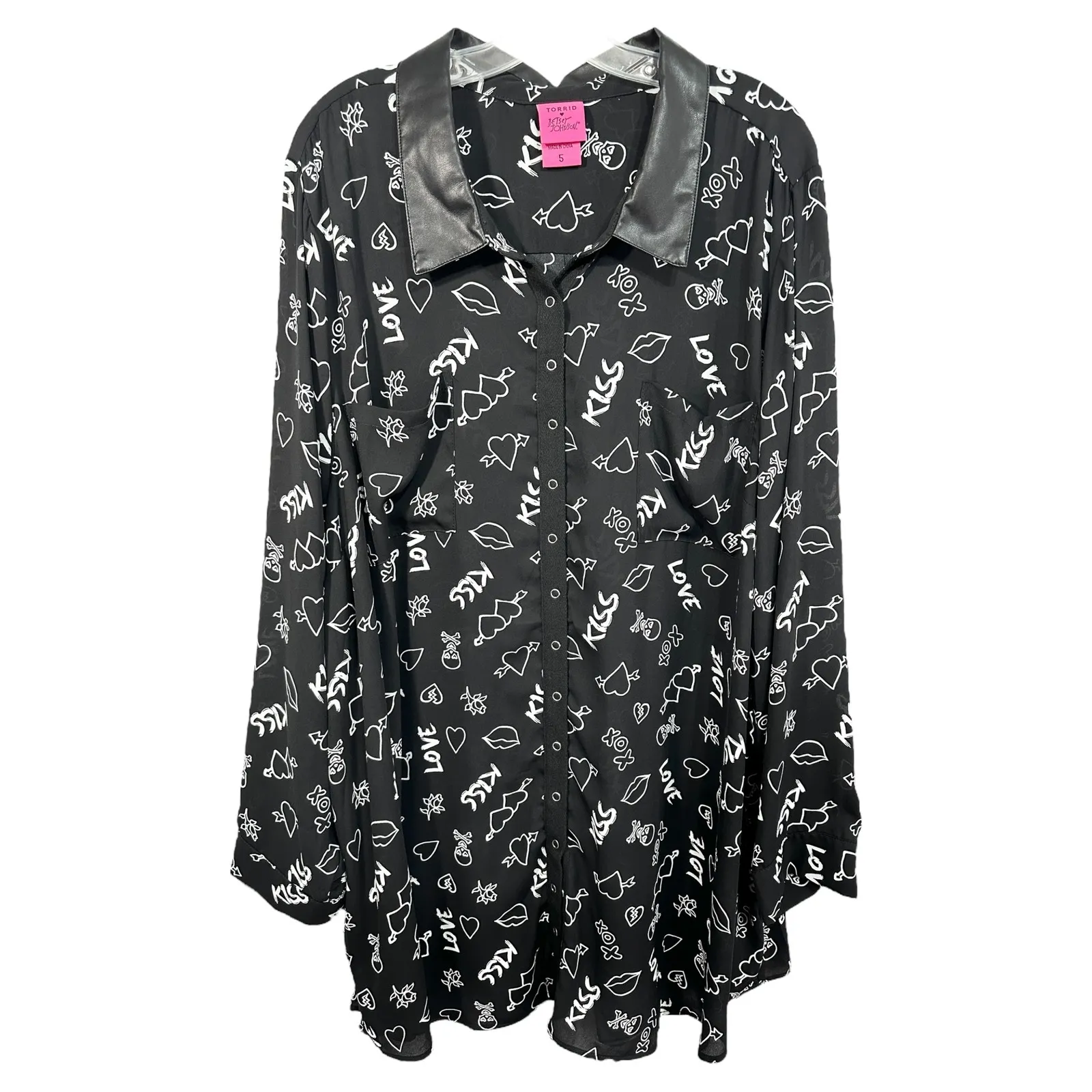 Torrid Betsey Johnson Plus‎ Size 5X Top Love Kiss Black Button Down Shirt 1196 - Image 6