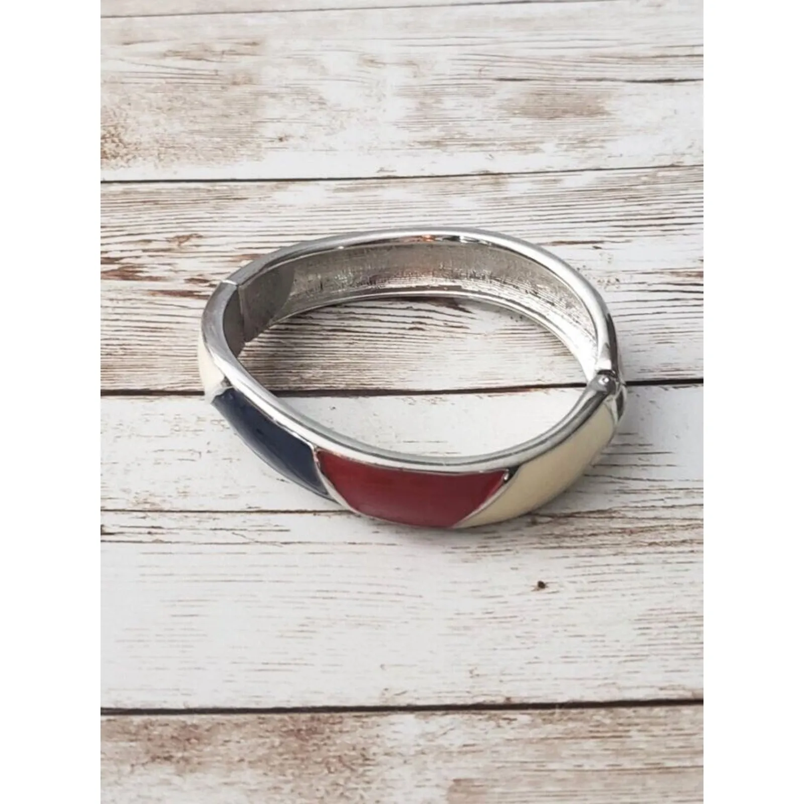 Cream, Navy Blue, & Red Wavy Hinged Bracelet - Image 3