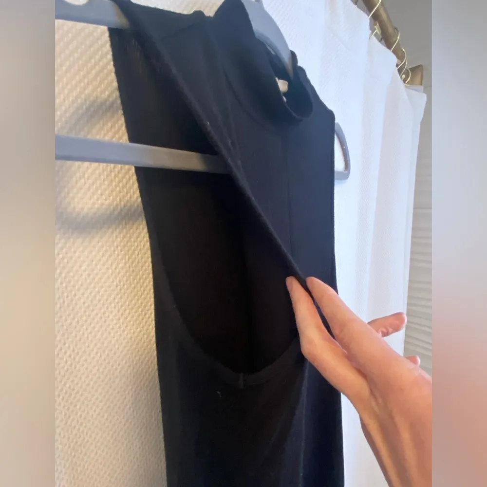 black ribbed sleeveless turtleneck, size small - Image 4