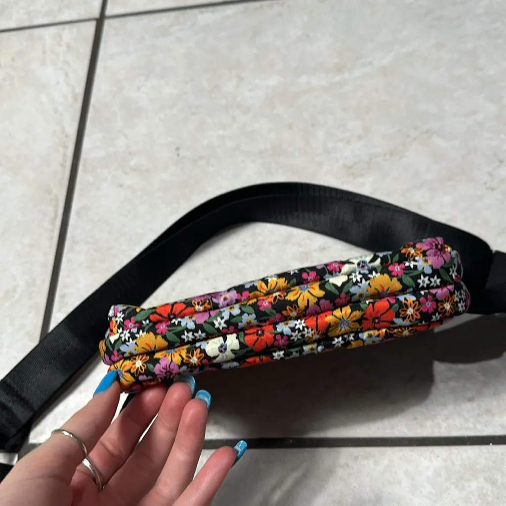 Brighton Painted‎ Poppies Belt Bag - Image 5