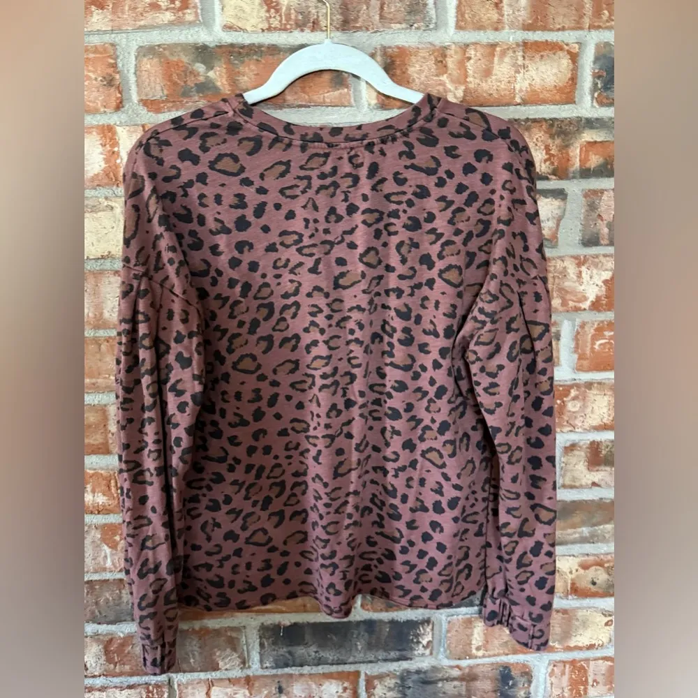 Sundry  evereve leopard Sweatshirt - Image 3
