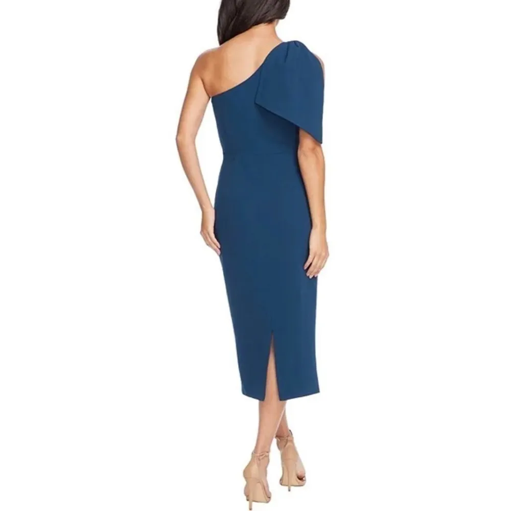 Dress the Population Tiffany One Shoulder Bow Detail Sleeveless Sheath Dress - Image 3
