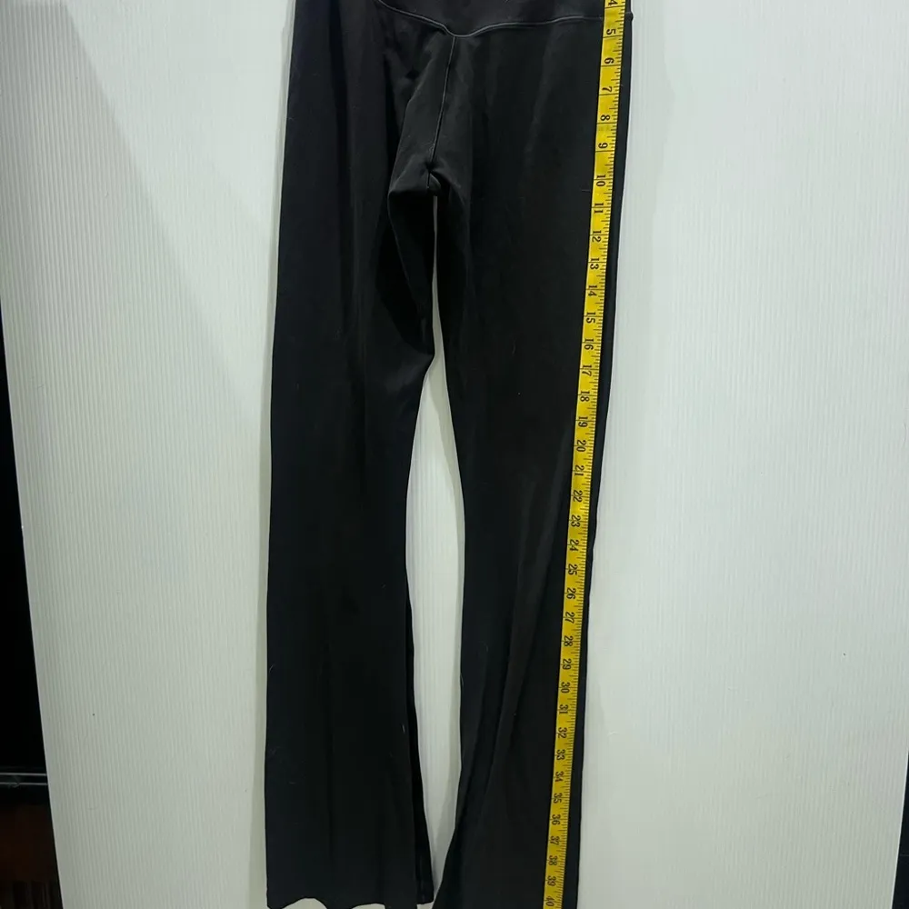 Offline by Aerie Black High-Waisted wider Leggings size Medium - Image 2