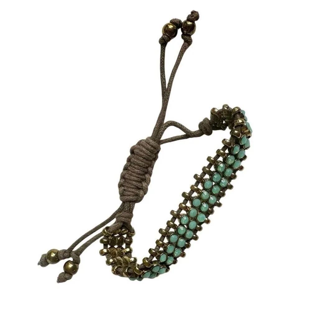 Green beaded brass tone adjustable bracelet - Image 9