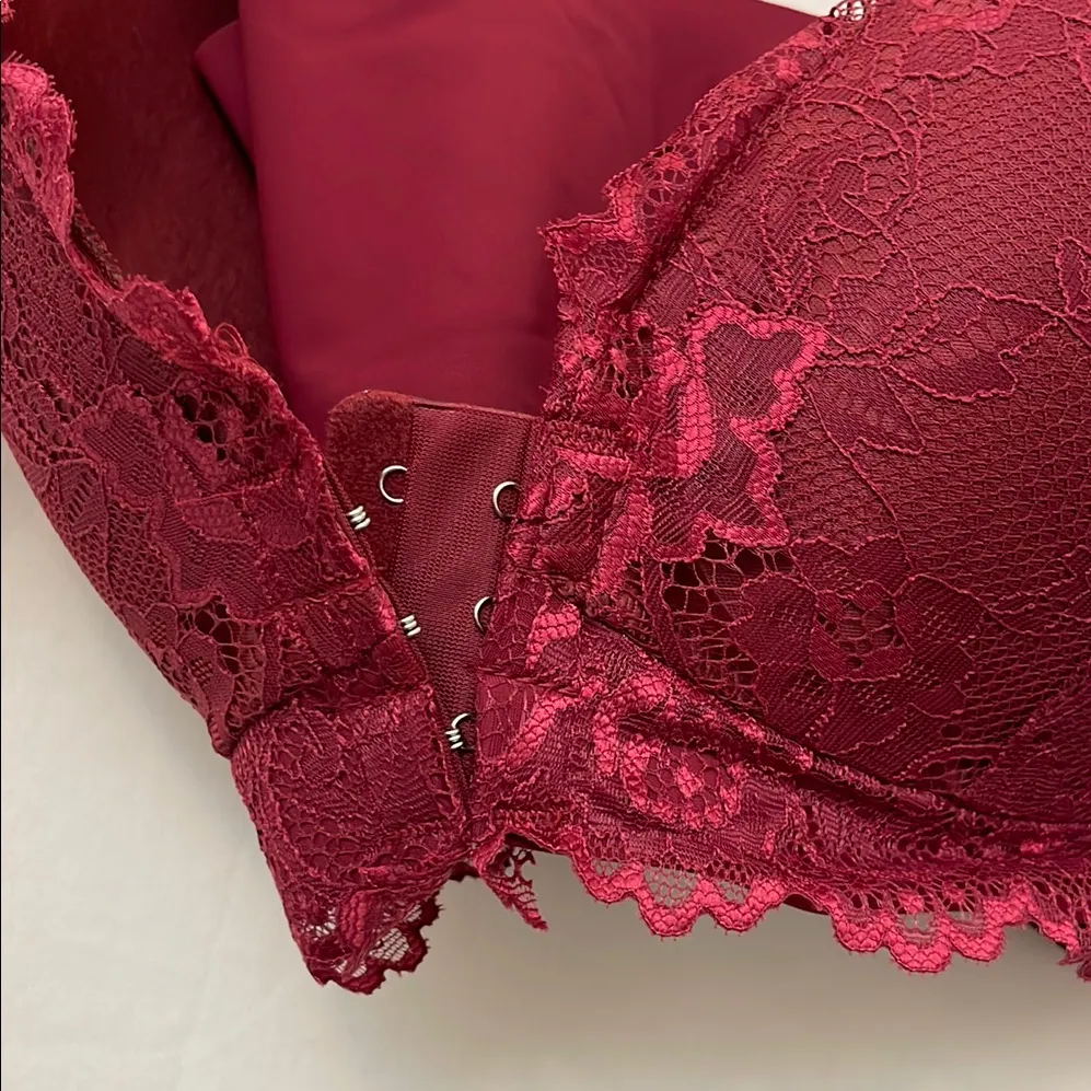 Red Lace Intimates Bra with Decorative Straps. Lace Wireless Bra .New. (E6)!! Size XL - Image 6