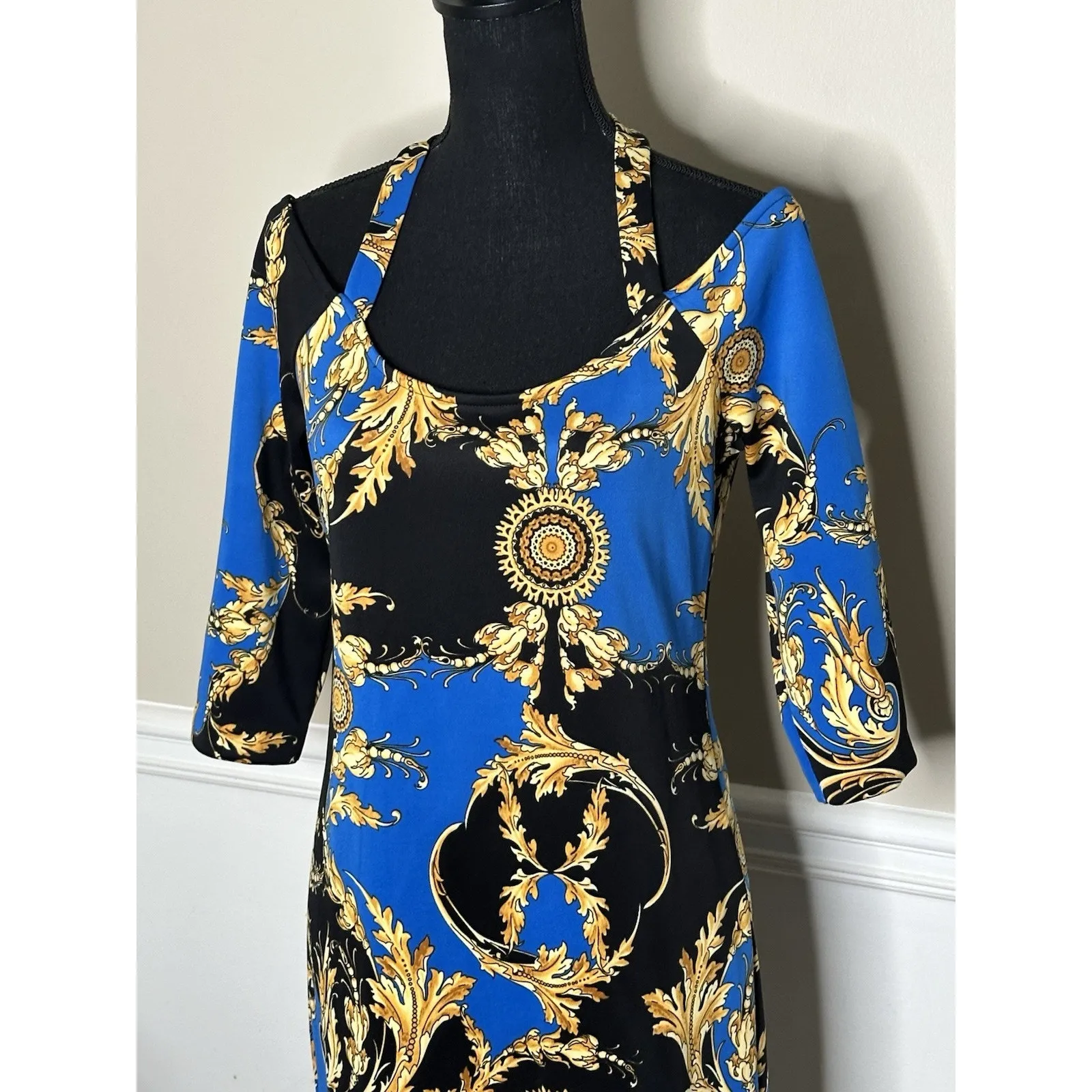 NWT Bold Elements Cut To Curve Women's Blue And Black Print Dress Size 12 - Image 2
