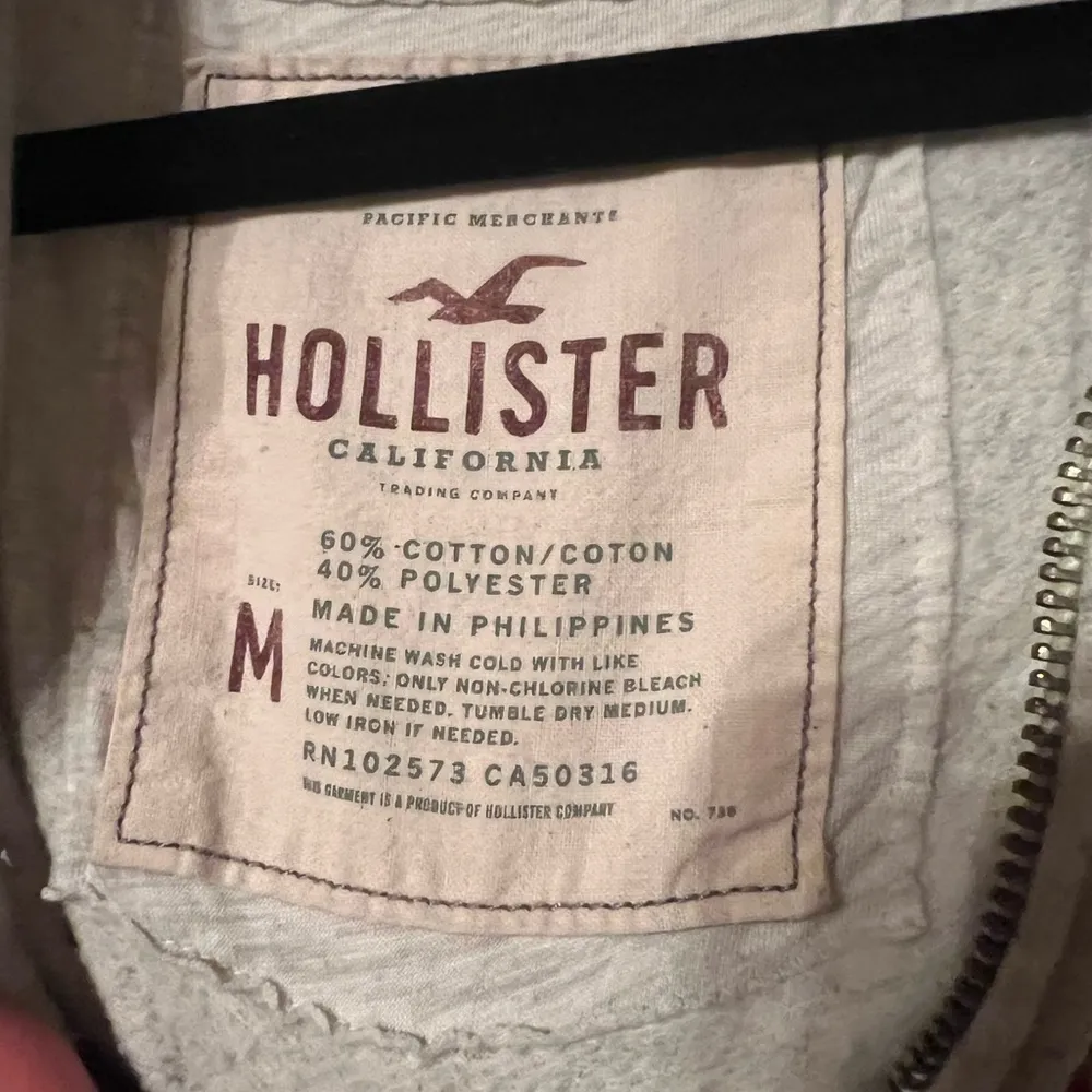 Hollister Grey and Burgundy Zip Up Hoodie Medium - Image 3