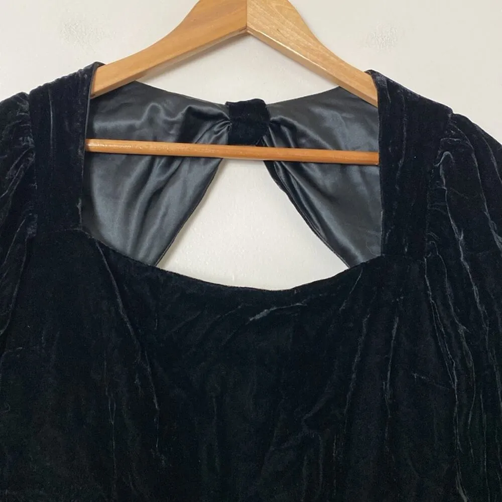 ModCloth Dress Crushed Black Velvet Babydoll Mini with Bow Twist Back Size 4 - Image 3