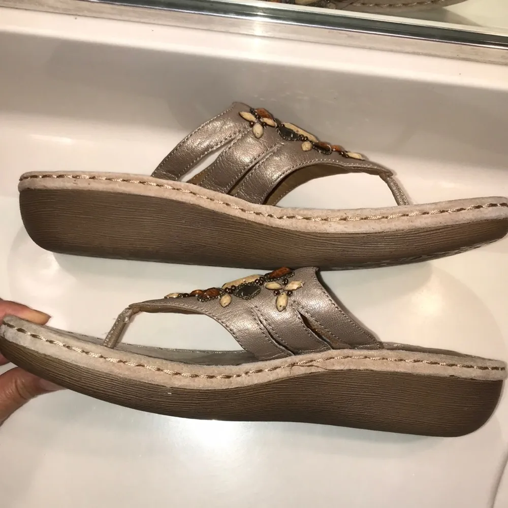 Clarks Artisan Women’s Jewel Beaded Leather Earth Tones Wedge Thong Sandals - Image 5