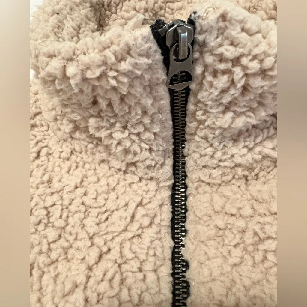 American Eagle Outfitters Cream Sherpa Jacket - Image 4