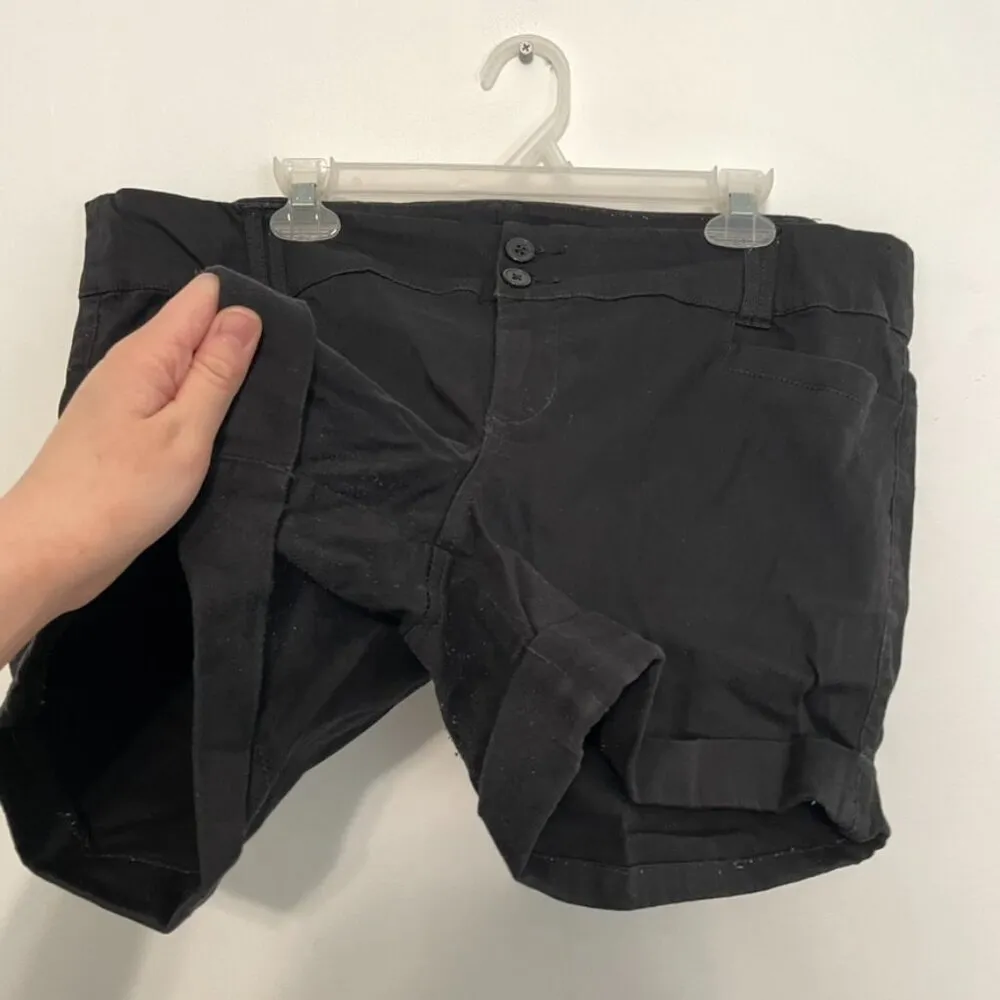 TORRID Plus Size 5 Inch Stretch Sateen Mid Rise Belted Short Black 20 - NO BELT - Image 8