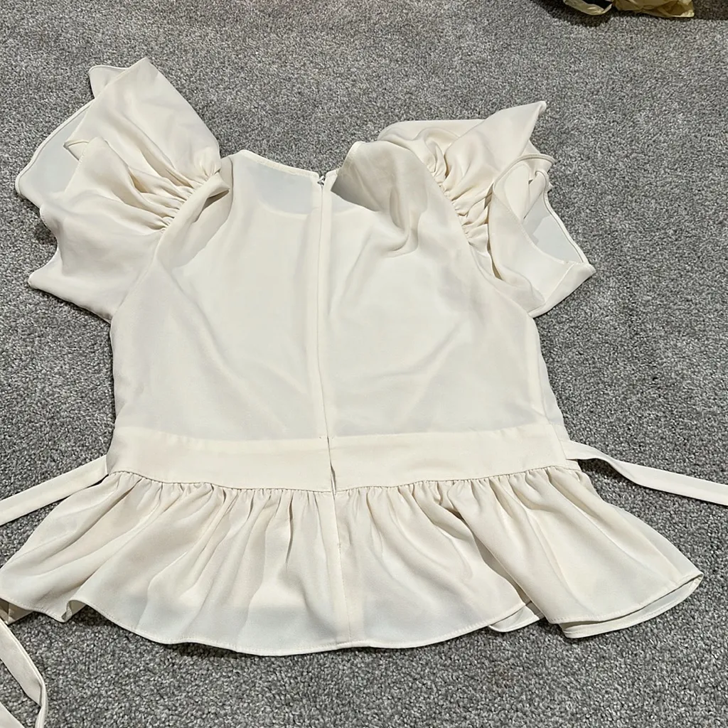 Express cream flutter‎ sleeve peplum blouse size small - Image 5
