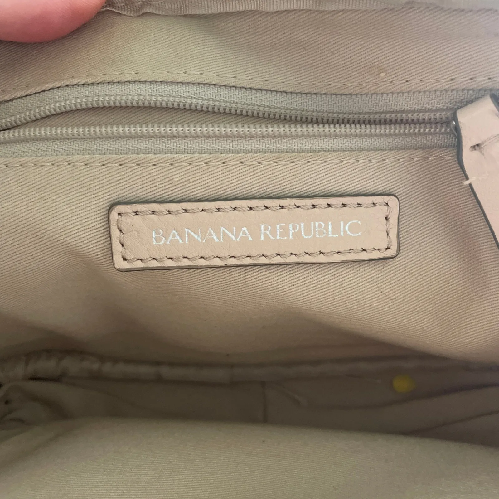 Neutral Leather‎ Crossbody Bag Zip Up Adjustable Strap Banana Republic Soft Girl - Image 5