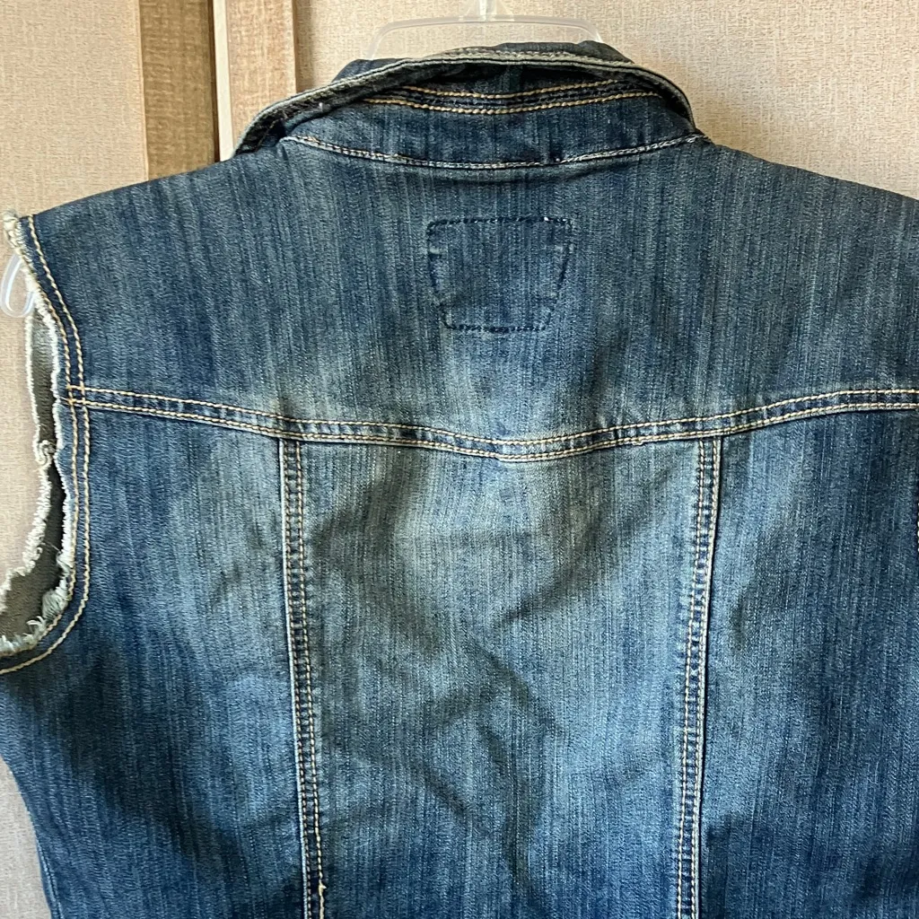 Hot Kiss junior Denim with Red Logo  vest medium - Image 10