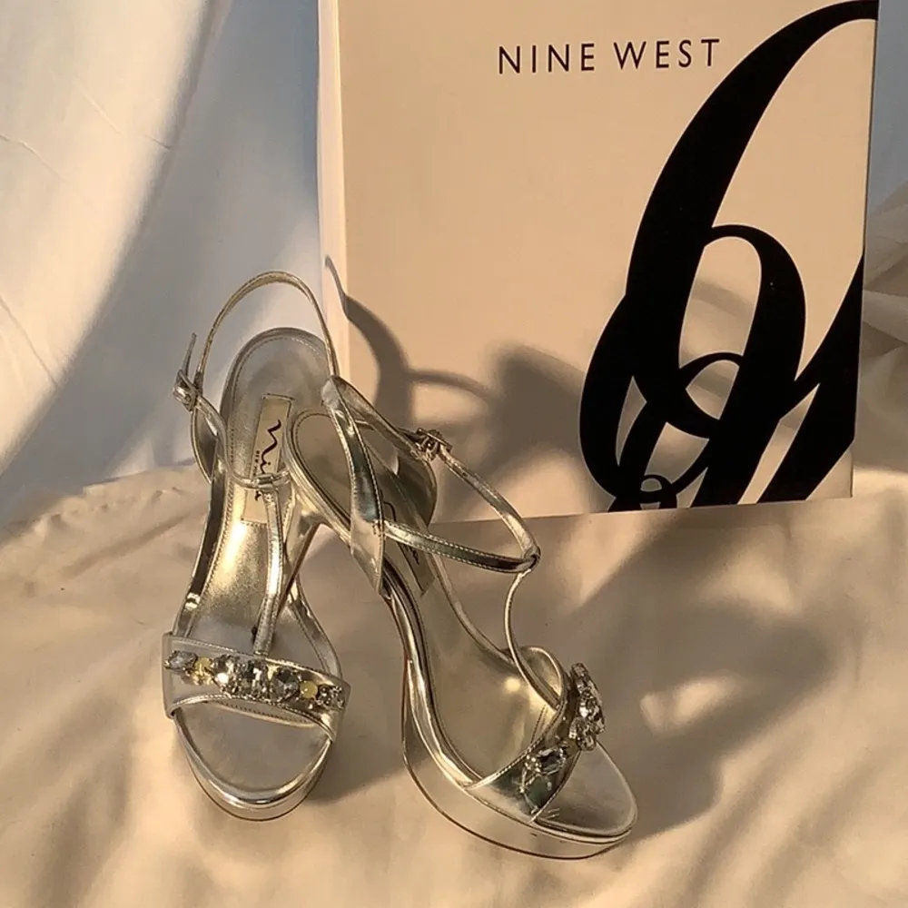 Stiletto High Heel Rhinestone Open Toed Silver Like New Shoes. - Image 2