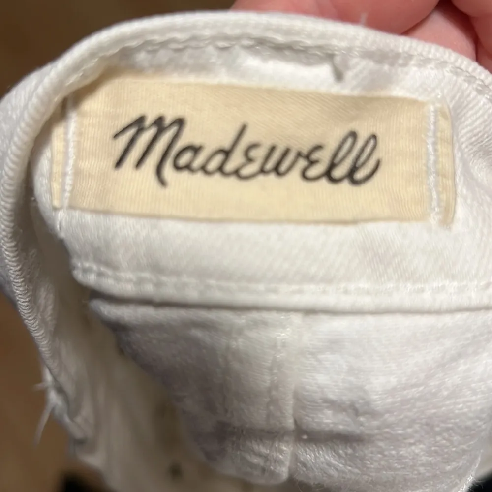 Madewell hi rise white jean shorts - Image 5