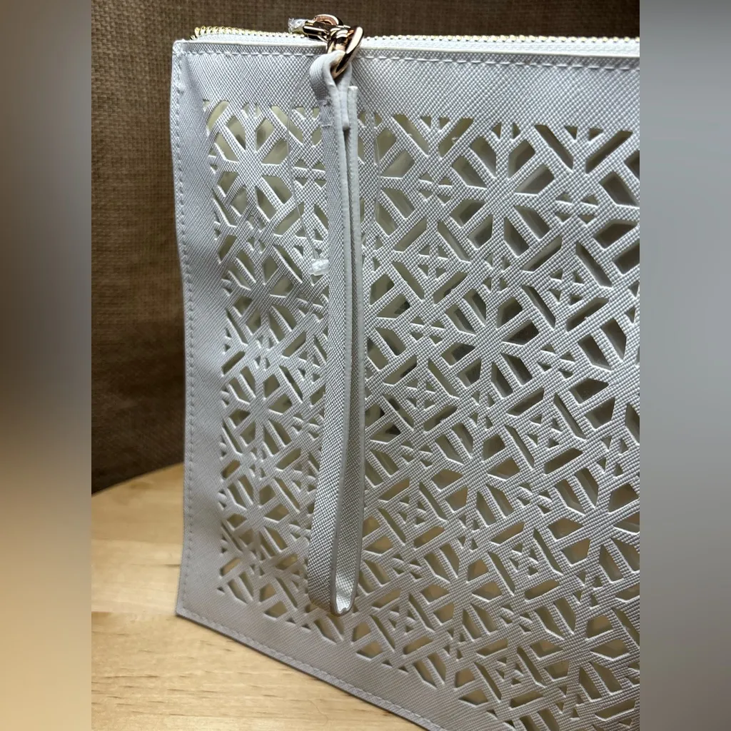 Tory Burch large laser cutout zip clutch pouch White clear pvc lining gold charm - Image 10