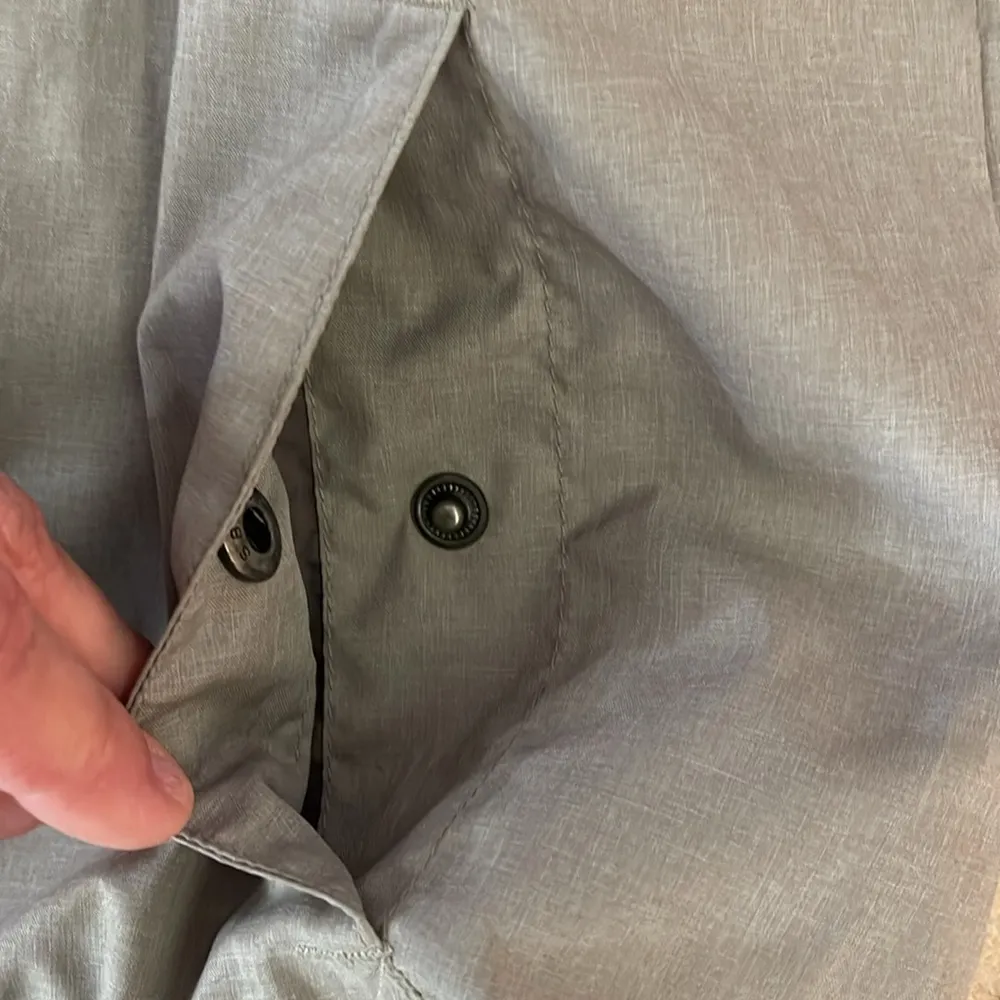 Columbia, hooded, windbreaker jacket, size medium - Image 4