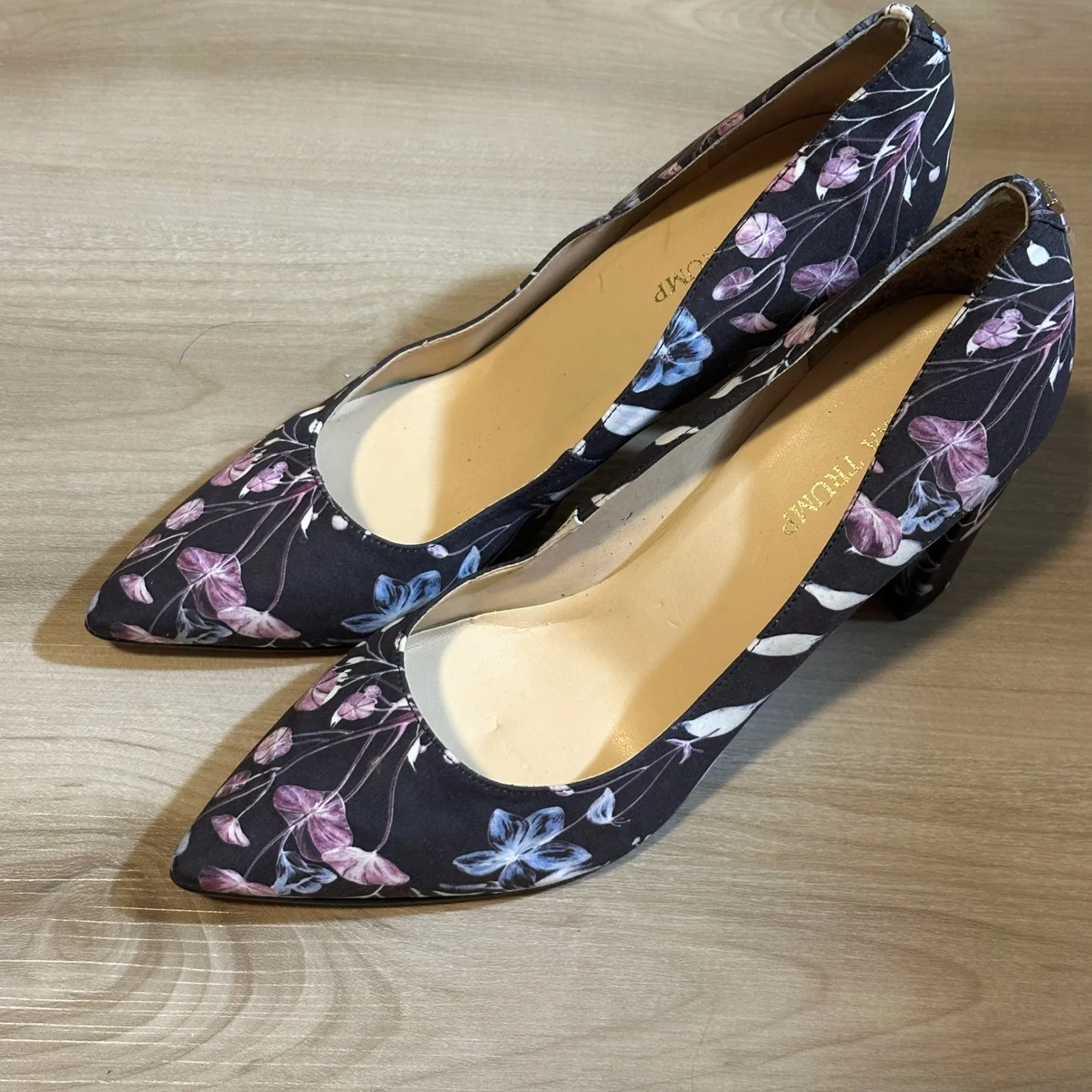 Ivanka Trump Floral Print Pointed Toe Block Heels Women Size 10 - Image 2