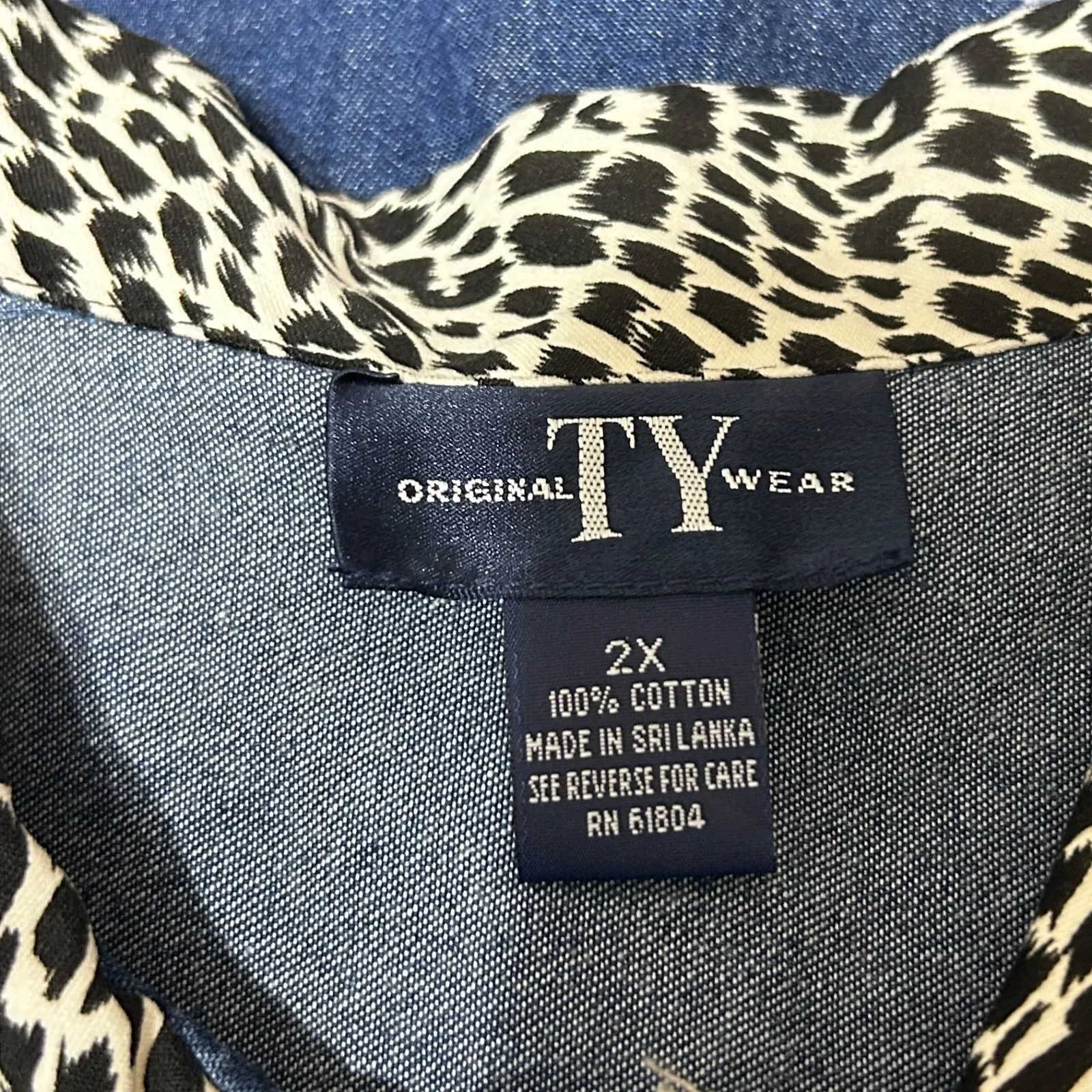 Original TY Wear Womens Button Top 2X Blue‎ Chambray Leopard Trim Y2K Western Blue Size XXL - Image 5