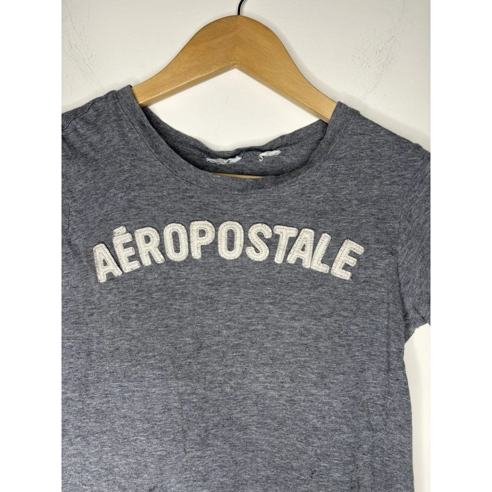 Vintage Aeropostale Top Women S Gray Short Sleeve Sewn Spell out Y2K FLAWED - Image 2