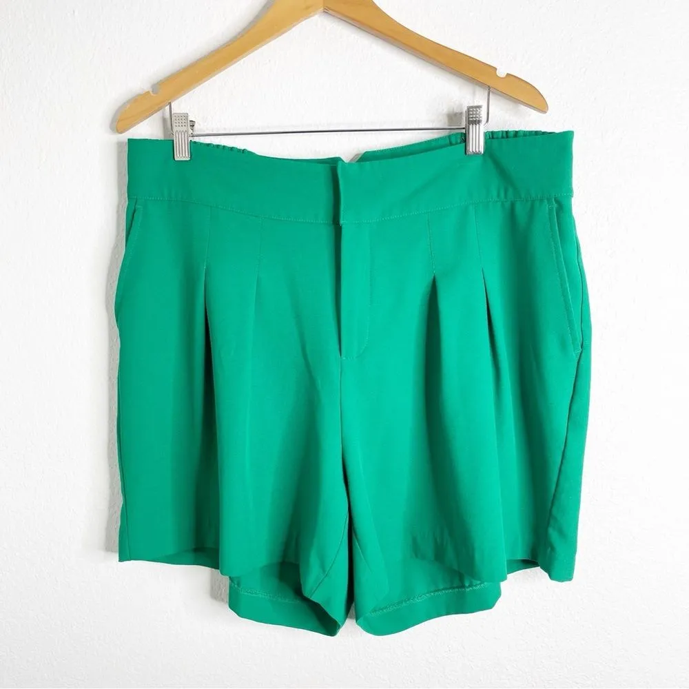 Torrid‎ Green Pleated Shorts Size 16 - Image 2