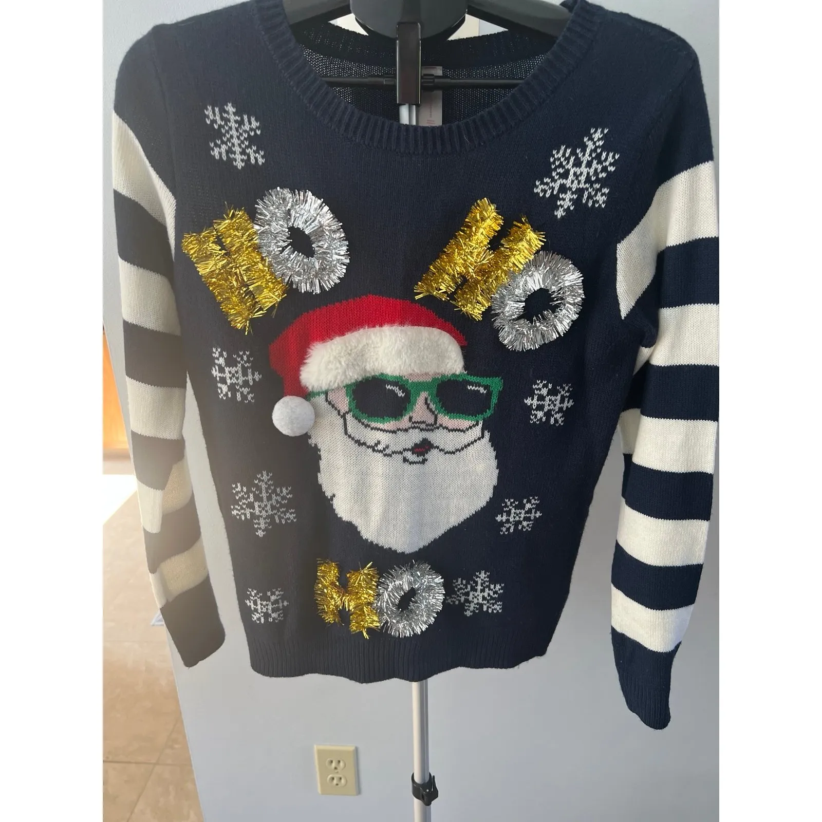 No Boundaries  Junior Navy Blue White Santa Sweater Size Large‎ (11-13) - Image 2