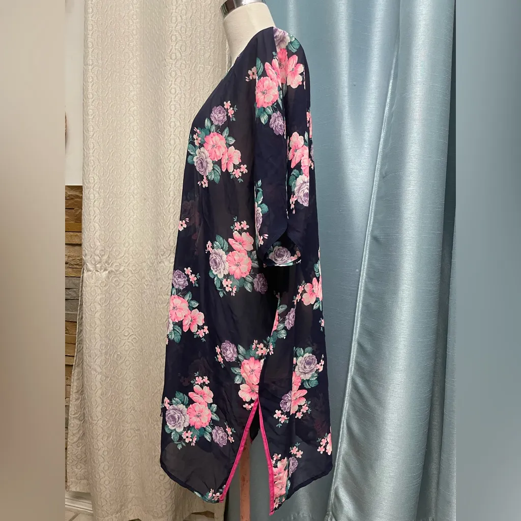 BLVD Floral Kimono with Pink and Green Accents size M/L - Image 2