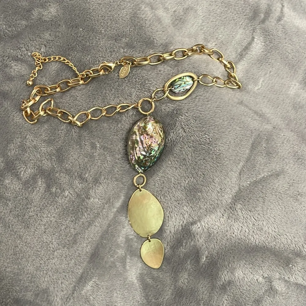 Boho beach gold tone Y-drop Mother of Pearl abalone shell contemporary necklace - Image 7