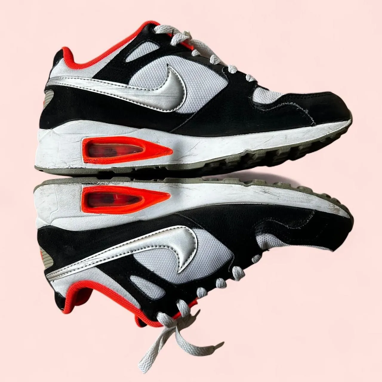 Black and red Nike Air Max sneakers - Image 8