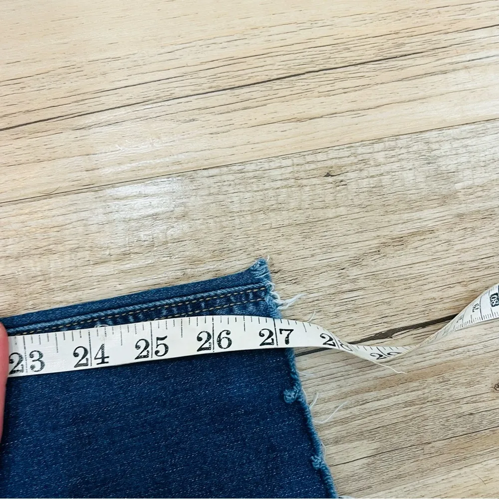 Old Navy Mid Rise Rockstar frayed  Skinny Jeggings Size 4 - Image 6