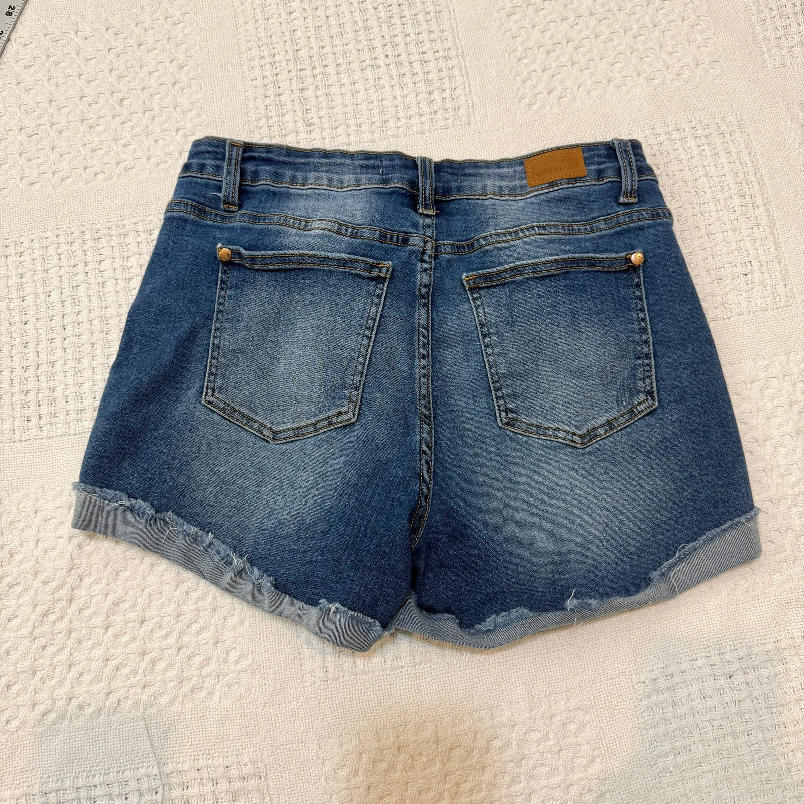 Judy Blue Los Angeles 29 stretch cuffed raw hem jean shorts SH 2991 - Image 13