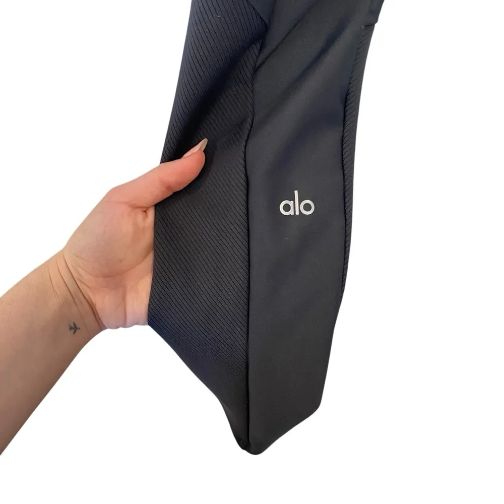 ALO Yoga Ribbed Airlift Enchanted Leggings High Waisted 7/8 Pockets Black - Image 7