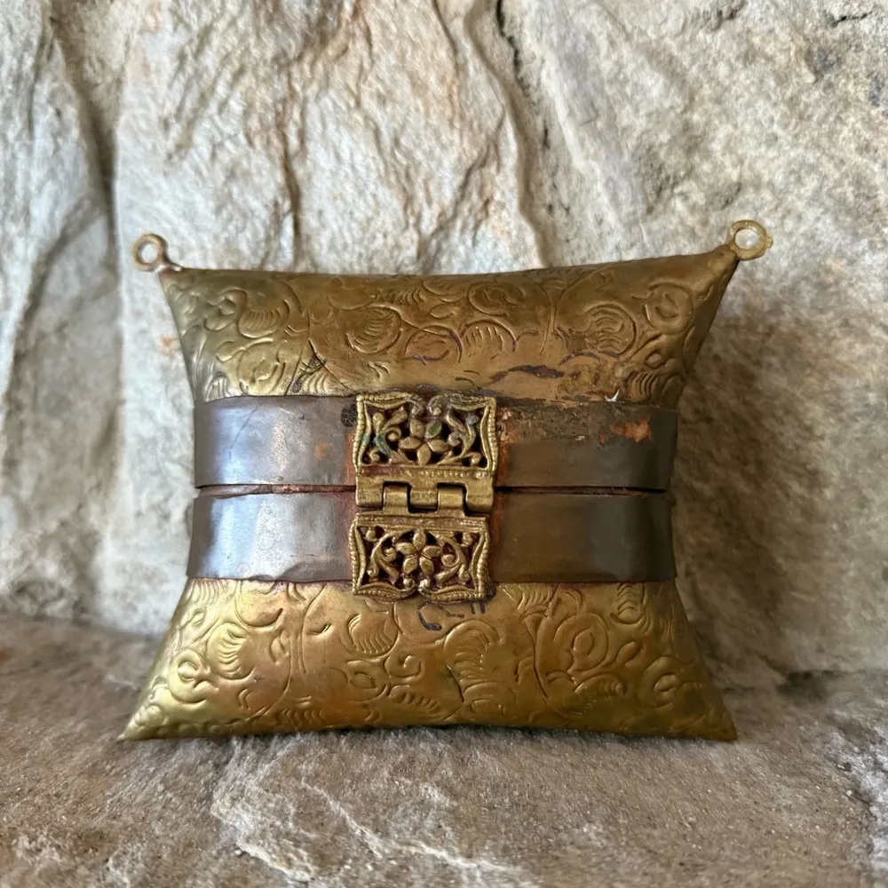 Antique Ornate Copper & Brass Pillow Purse w/ Velvet Lining Gold - Image 5