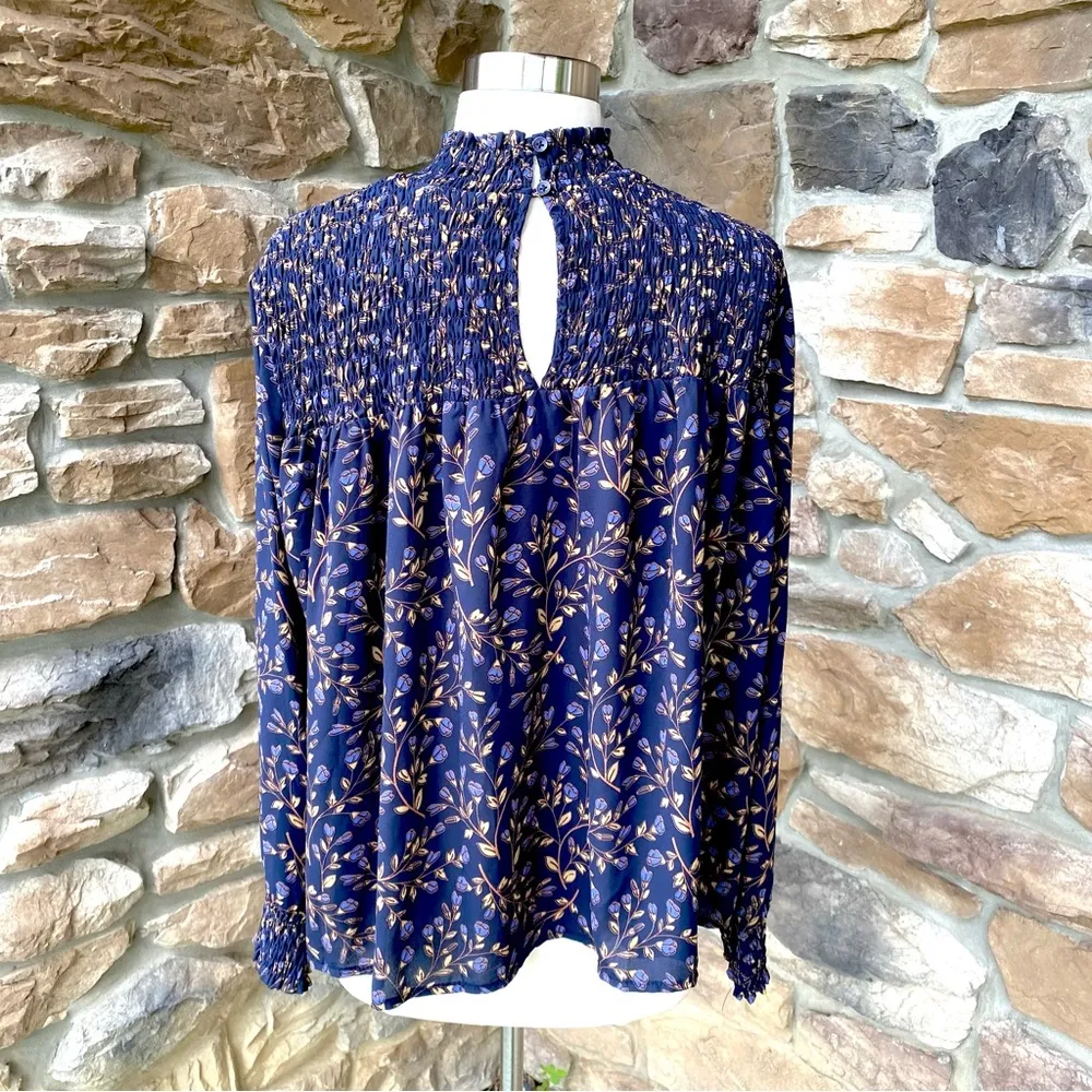 Finn & Grace floral smocked long sleeve blouse - Image 8