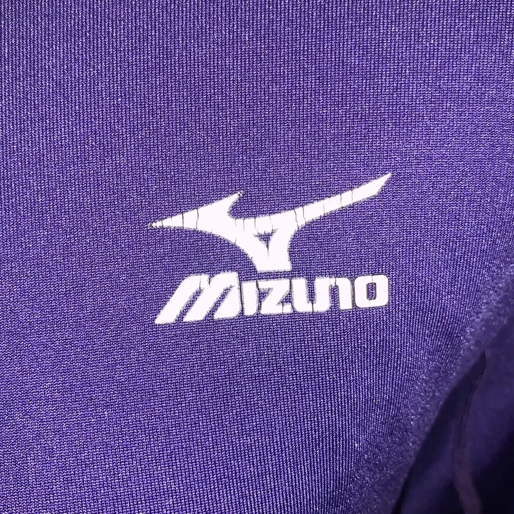 Mizuno  dry lite lightweight performance purple long sleeve thermal top - Image 3