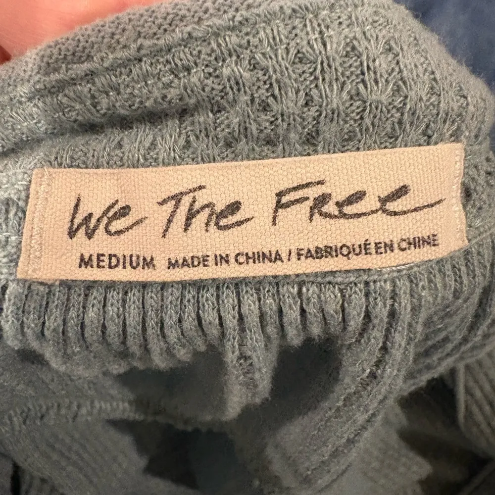 Free People We The Free Must Have waffle henley top shirt sz M teal - Image 4