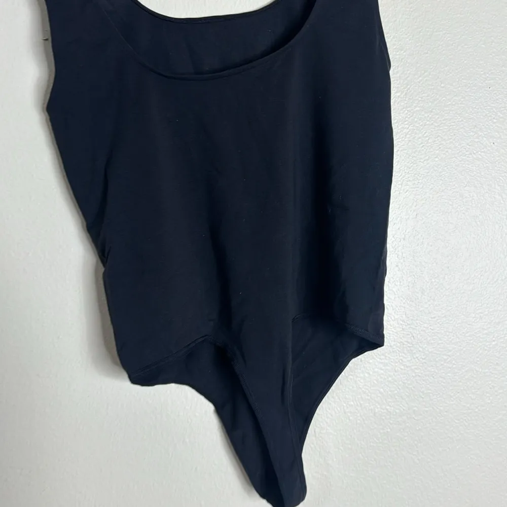 Skims soft smoothing seamless thong bodysuit in color eclipse size small nwt - Image 7