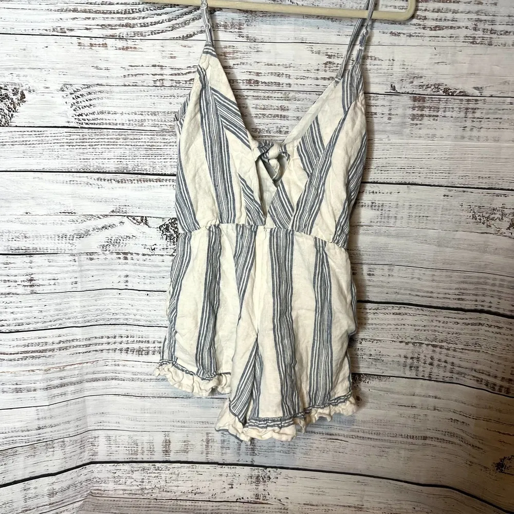 Tularosa Amelia Linen Romper in Chambray Stripe NWOT Sm - Image 5
