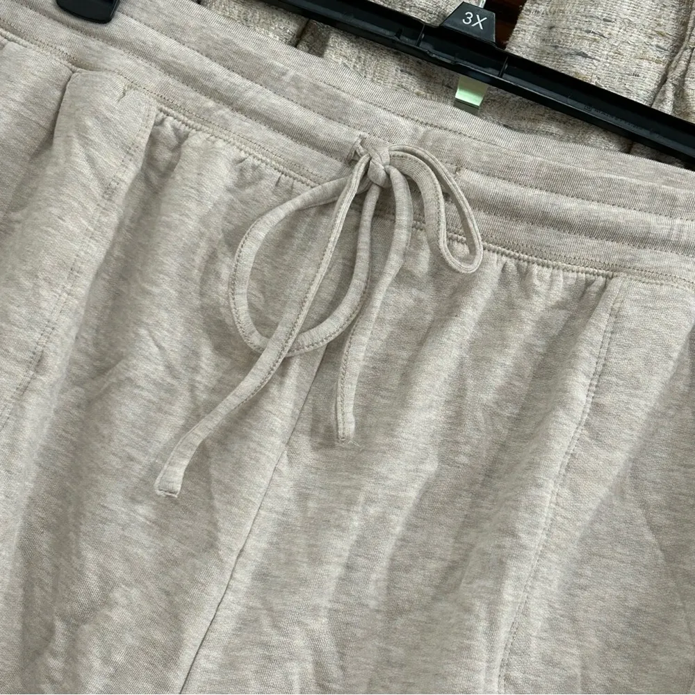 Dream Fleece Relaxed Lounge Short in Cream - 4X - Image 3