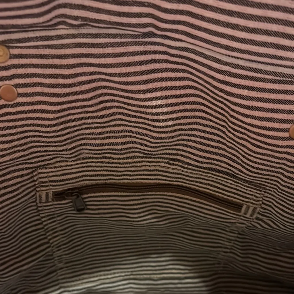 A La Fontaine Des Parfums Red & Black Fringe Tote. Shoulder & Crossbody Straps - Image 10