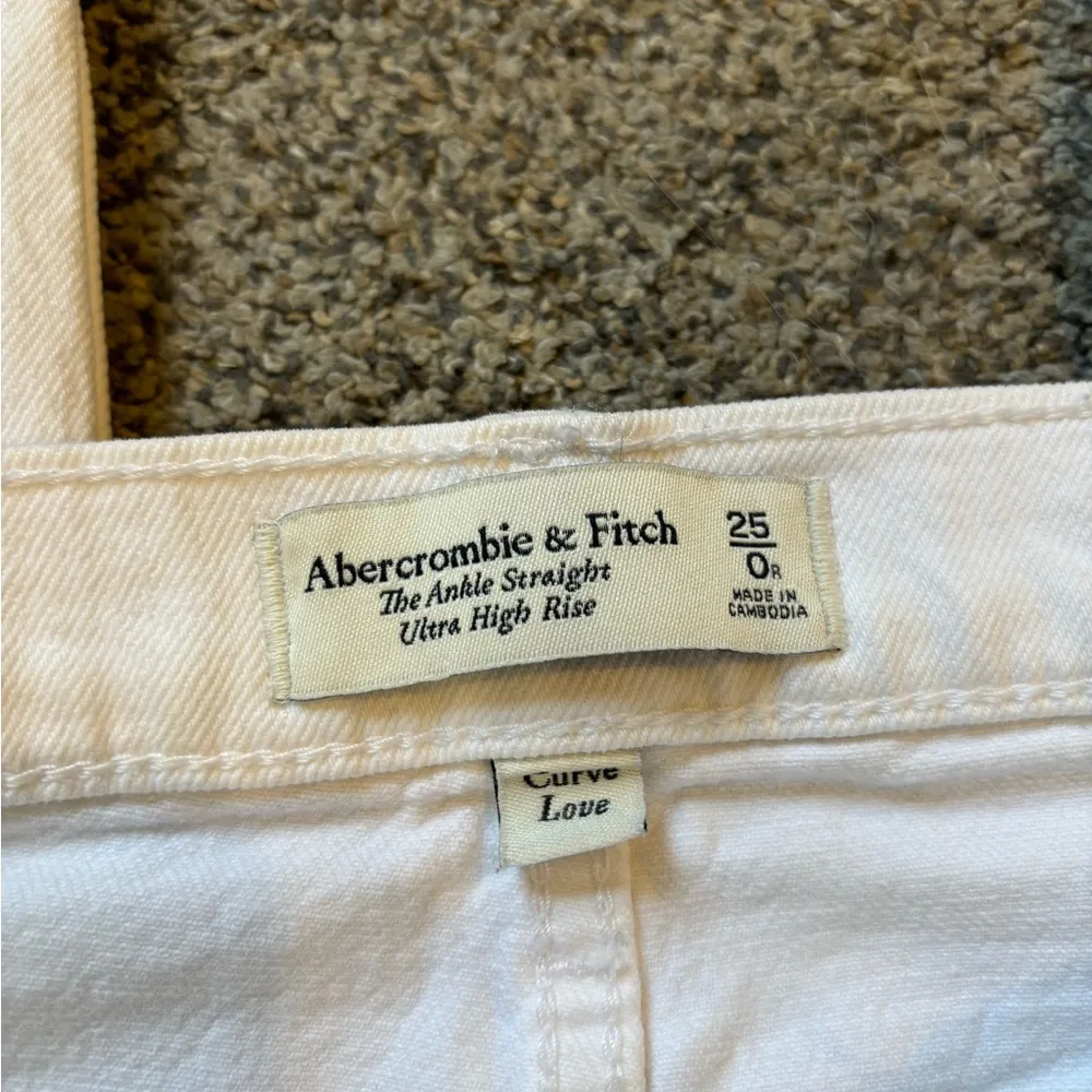 Abercrombie Curve Love Ankle Straight Jean - Image 3