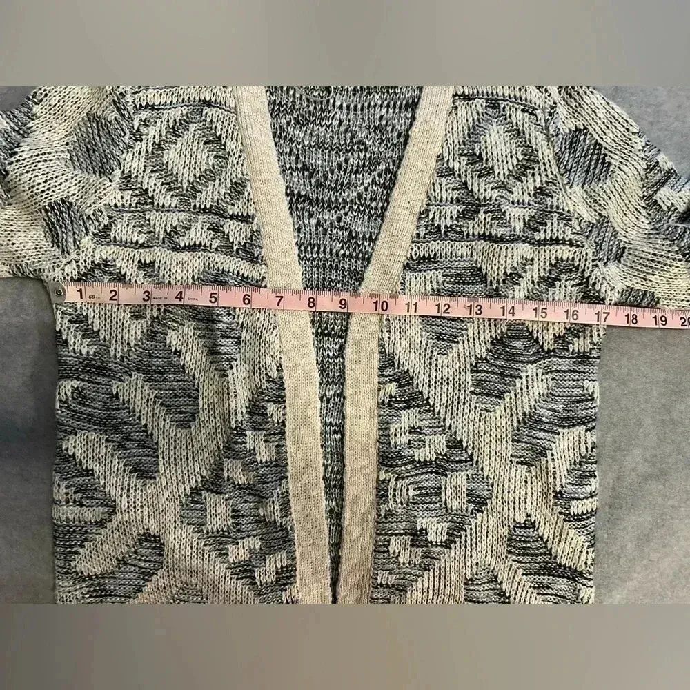 Hem & Thread blue and cream patterned fringe cardigan size S/M - Image 4