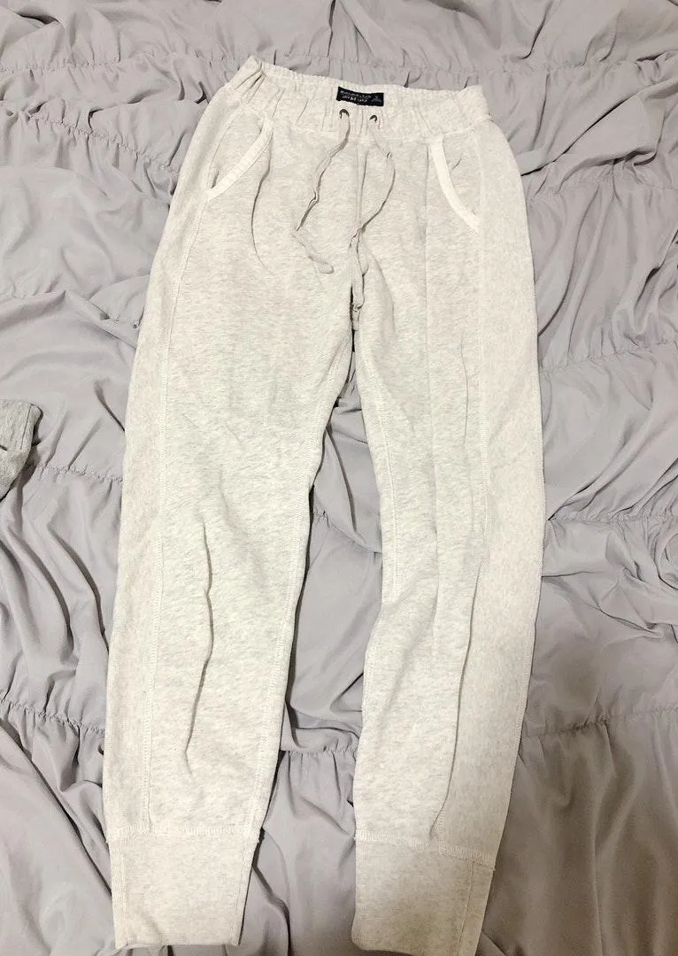 Abercrombie & Fitch Gray High Rise Joggers  - Image 4