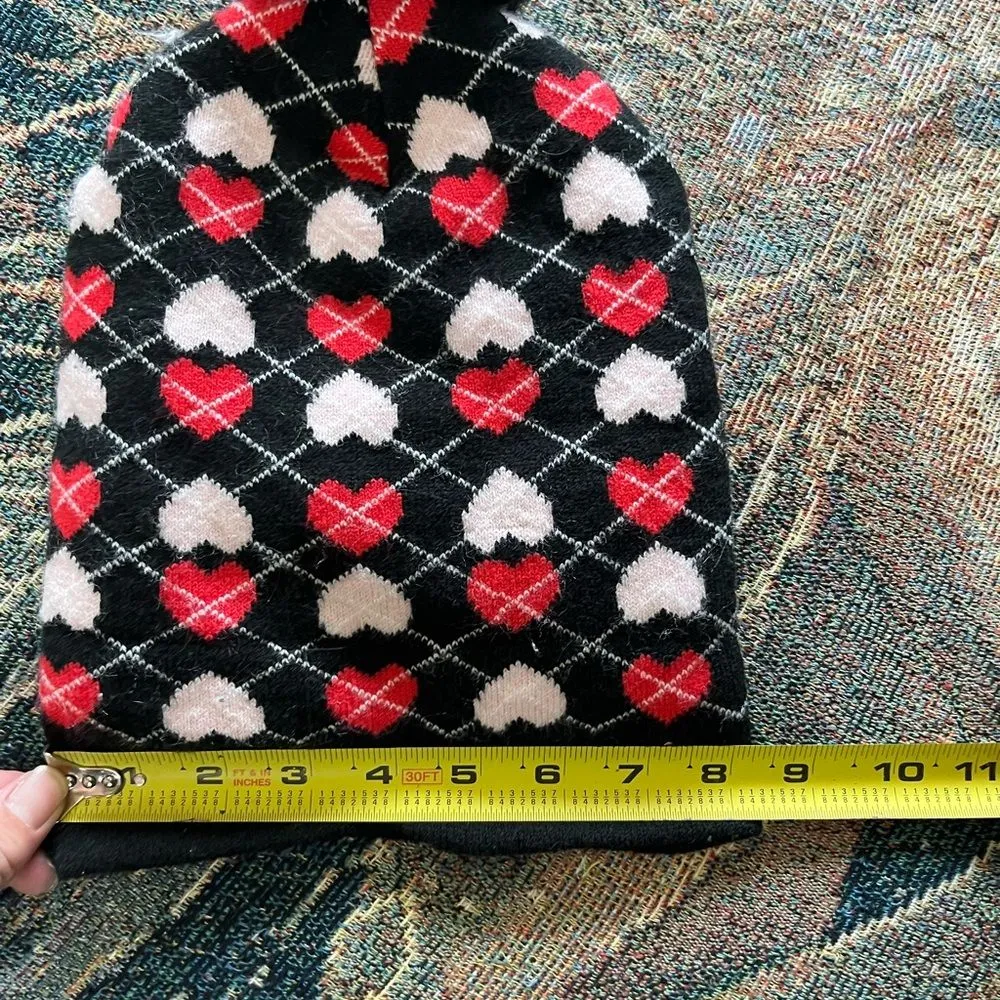 Juicy Couture Black and Red Heart Patterned Knit Beanie Hat Cozy Hippie Grunge - Image 9