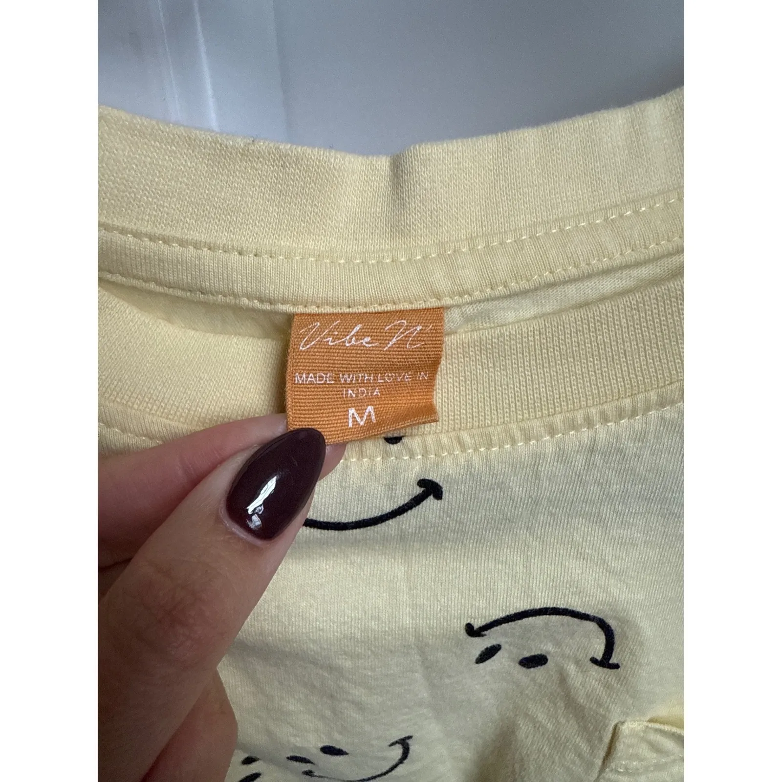 Vibe N Yellow Smiley Face Embroidered Pocket Cropped T Shirt Women's Medium - Image 4