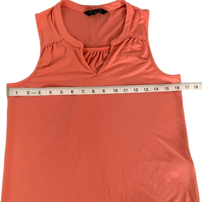 Banana Republic V-Neck Tank Women’s Size XS in Coral - Image 3